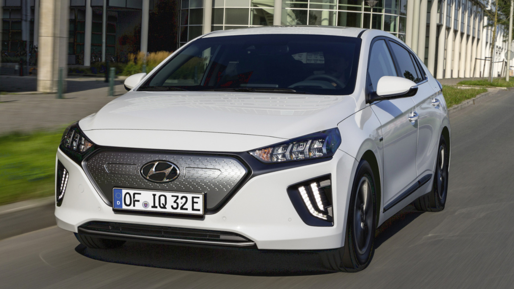 Hyundai IONIQ Elektro Test   Konfigurator & Preise  carwow